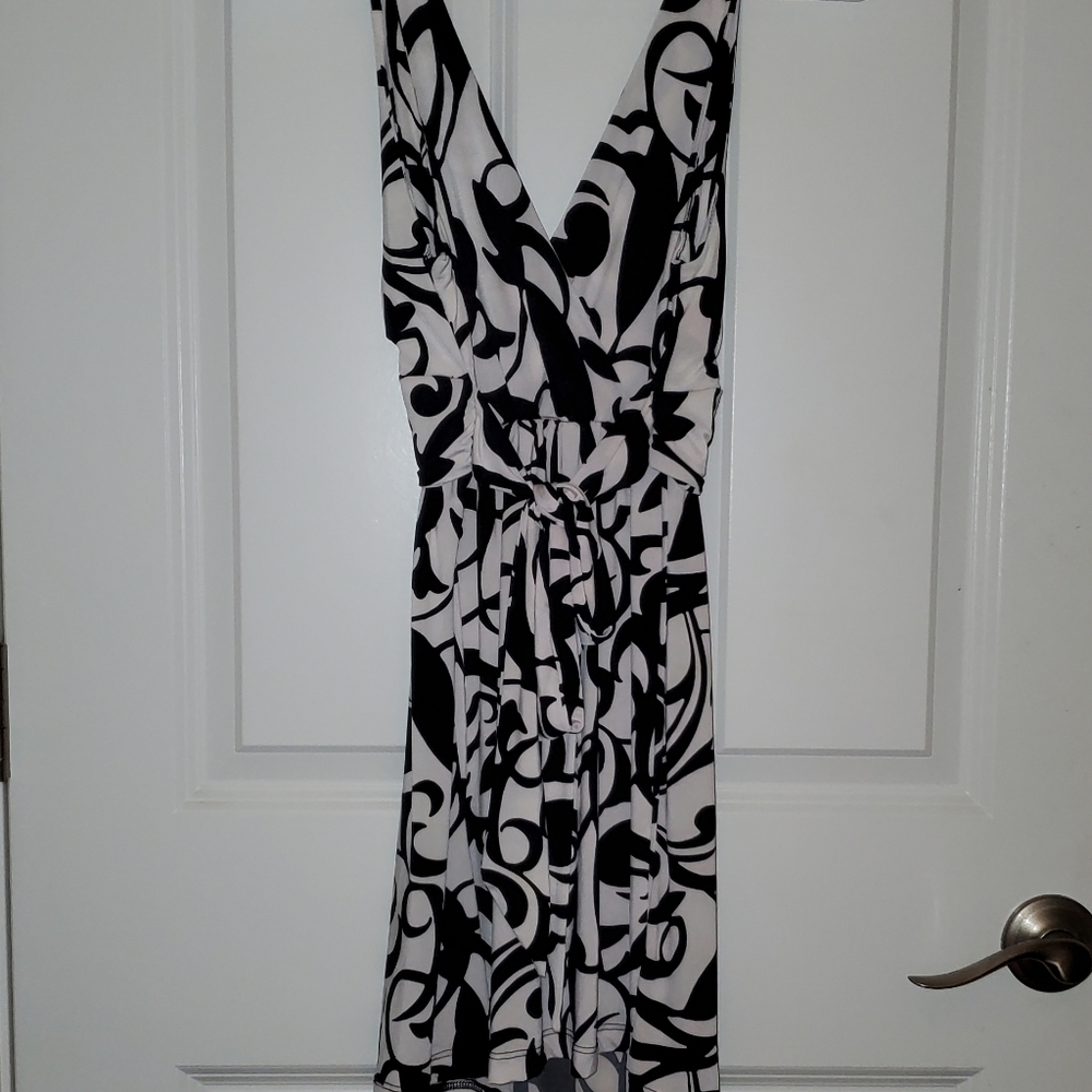 Dress - Picture 6 of 7